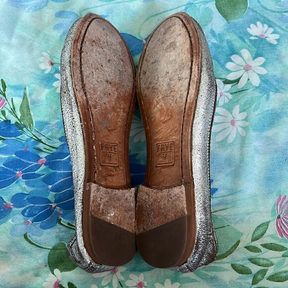 Frye ‘Carson’ Metallic Ballet Flats - 7 B - Picture 7 of 9